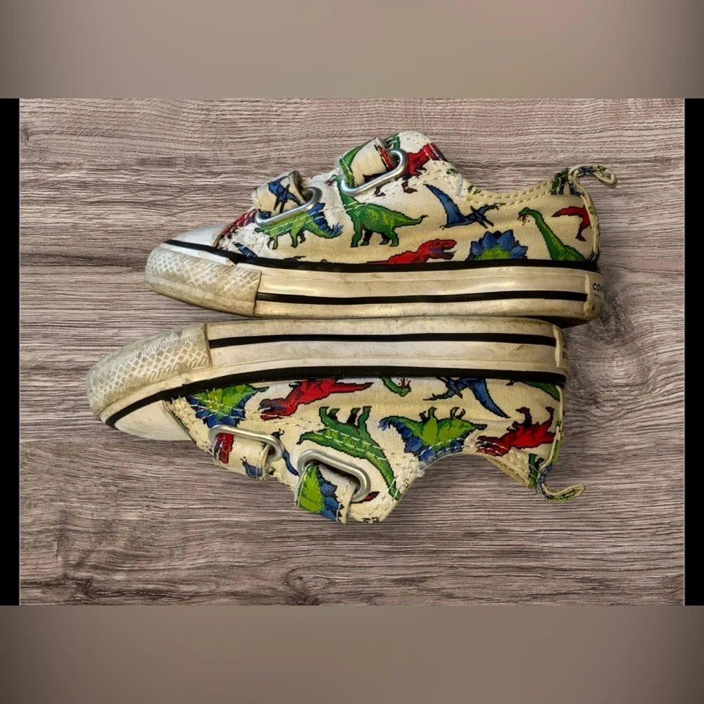 Converse Chuck Taylor All Star 2V Dino Sneaker - Kids' SZ 6 Toddler
